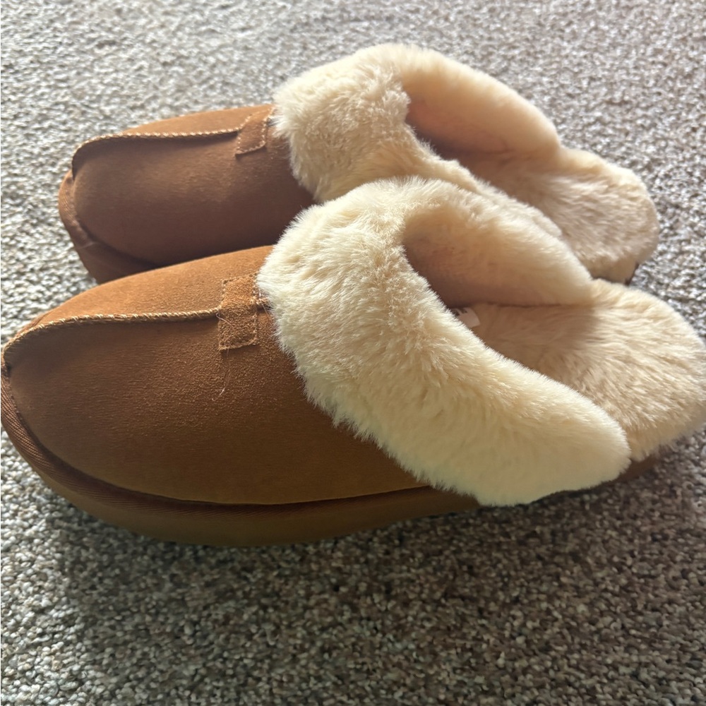 Tan brown and Cream Slippers 9 platform clog